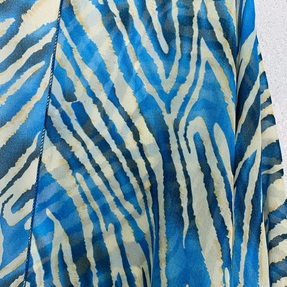 Silhouette by Lavello blue animal print kimono - Picture 3 of 6